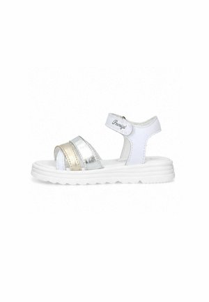 Sandalo bianco per bambini con cinturino in velcro, cinturini metallici dorati e argentati davanti, e suola spessa scanalata.