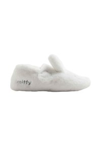 Zapatillas blancas y esponjosas con una textura suave, que presentan un diseño de orejas de conejo de dibujos animados y el bordado de "miffy" en el lateral.