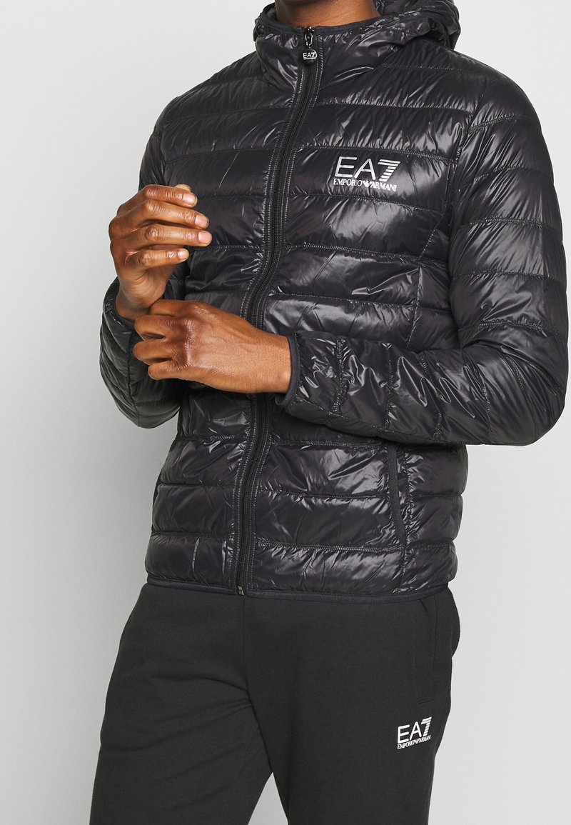 EA7 Emporio Armani Daunenjacke - black