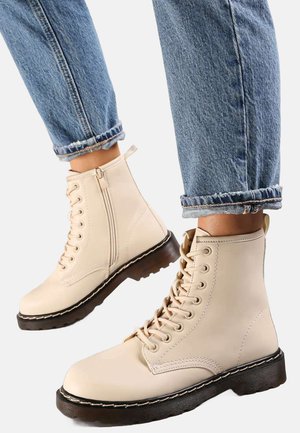 Bottines à lacets - crème