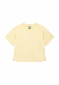 Gele katoenen T-shirt met korte mouwen, ronde hals en een losse pasvorm. Bevat minimale branding bij de kraag. Gladde textuur.