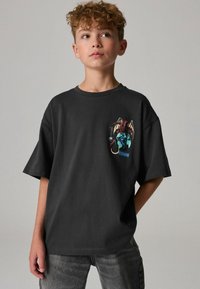 smALLSAINTS REGULAR FIT- GRAPHIC CREW - Marškinėliai su spaudiniu - black dragon