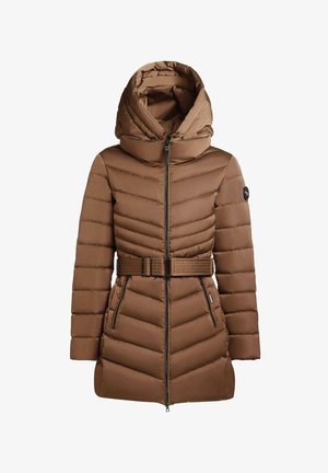 Veste matelassée marron avec un design en chevrons, col montant, grande capuche, taille ceinturée et poches zippées sur les côtés. Tissu texturé.