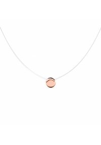 Collana d'argento con un pendente rotondo in oro rosa liscio. Il pendente presenta una superficie lucida ed è sospeso da una sottile catena.