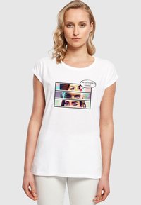 Merchcode - THINKING COMIC EXTENDED SHOULDER TEE - Potiskana majica - white Miniaturna slika 1