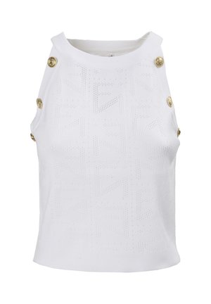 Suéter sin mangas blanco con un patrón de punto texturizado, con botones dorados en el hombro izquierdo y un escote redondo.