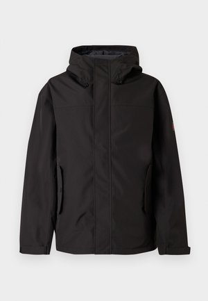 Čierna nepremokavá bunda s kapucňou, ktorá má dve bočné vrecká, predný zips a nastaviteľné manžety. Hladká textúra a minimalistický dizajn.