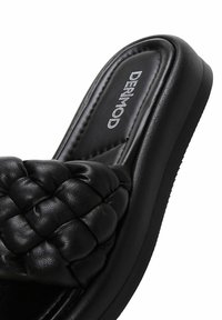 Derimod Mules - black