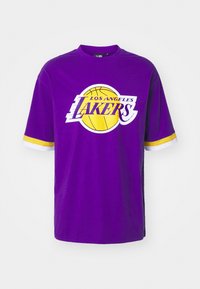 New Era NBA LOS ANGELES LAKERS PANEL OVERSIZED TEE - T-shirts print - purple