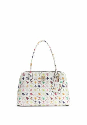 Sac à main blanc avec motif de logo multicolore, double poignées, un fermoir à l'avant et une étiquette assortie attachée par une chaîne dorée.
