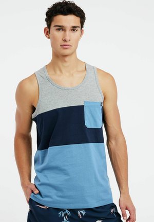 Grijze, marineblauwe en lichtblauwe katoenen tanktop met een zak. Heeft een kleurblokkering ontwerp, een ronde halslijn en mouwloze stijl.