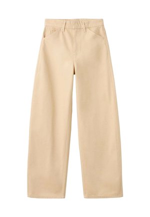 Beige bukser med vide ben, bæltestropper, forlommer og et rent, enkelt design, lagt fladt på en hvid baggrund.