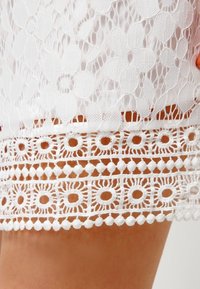 Vero Moda Vestido informal - white
