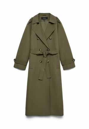 Long manteau trench vert olive à double boutonnage avec larges revers, poignets boutonnés, pattes d'épaule, poches latérales et ceinture nouée à la taille.