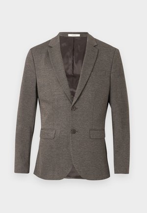 Blazer cinza escuro feito de tecido texturizado; apresenta um colarinho com cortes, dois bolsos frontais e dois botões; interior forrado.