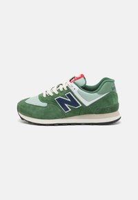 New Balance 574 UNISEX Trainers green/navy/khaki
