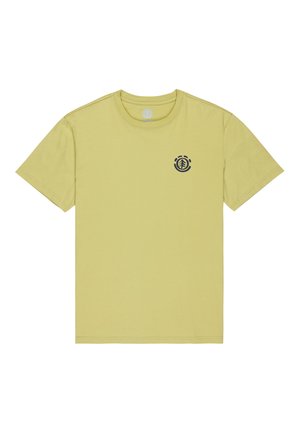 Helles gelbes Baumwoll-T-Shirt mit kurzen Ärmeln und Rundhalsausschnitt. Verfügt über ein kleines dunkles Logo auf der linken Brust. Glatte Textur.