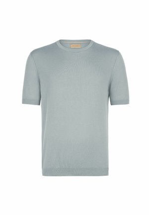 Hellblauer kurzärmliger Rundhalsstrickpullover mit gerippten Bündchen und Saum, auf einem schlichten weißen Hintergrund dargestellt.