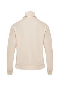 Sudadera beige con un alto cuello, mangas largas y puños acanalados. Textura suave, diseño minimalista, sin patrones o herrajes distintivos.