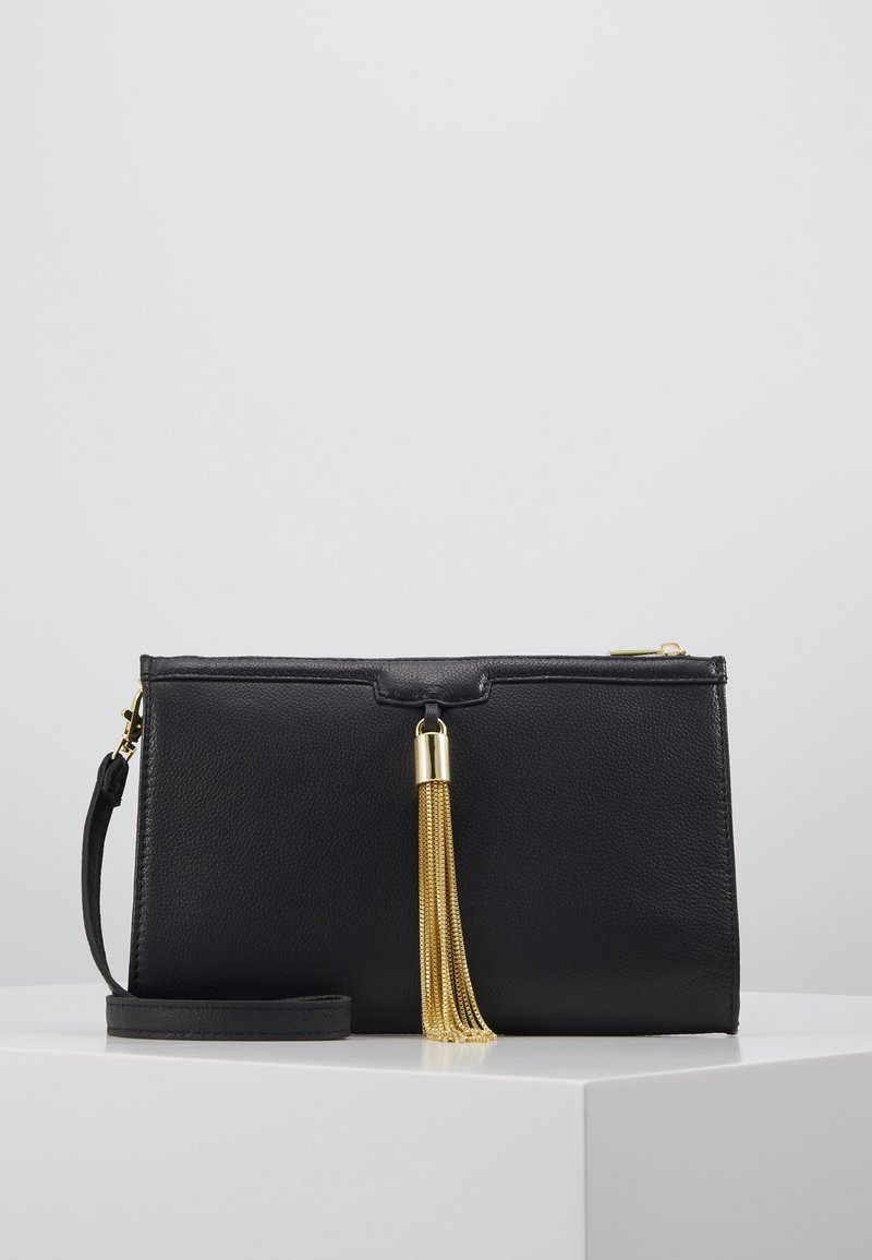 Musta nahkainen käsilaukku, jossa on kuvioitu pinta, kultaiset metalliosat ja pitkä kultainen hapsukoriste. Mukana irrotettava olkahihna.