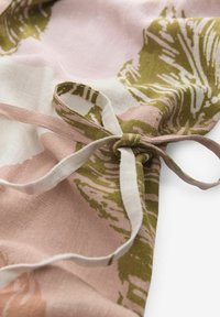 Next SHORT SLEEVE TIE WAIST MIDI - Paitamekko - cream palm print