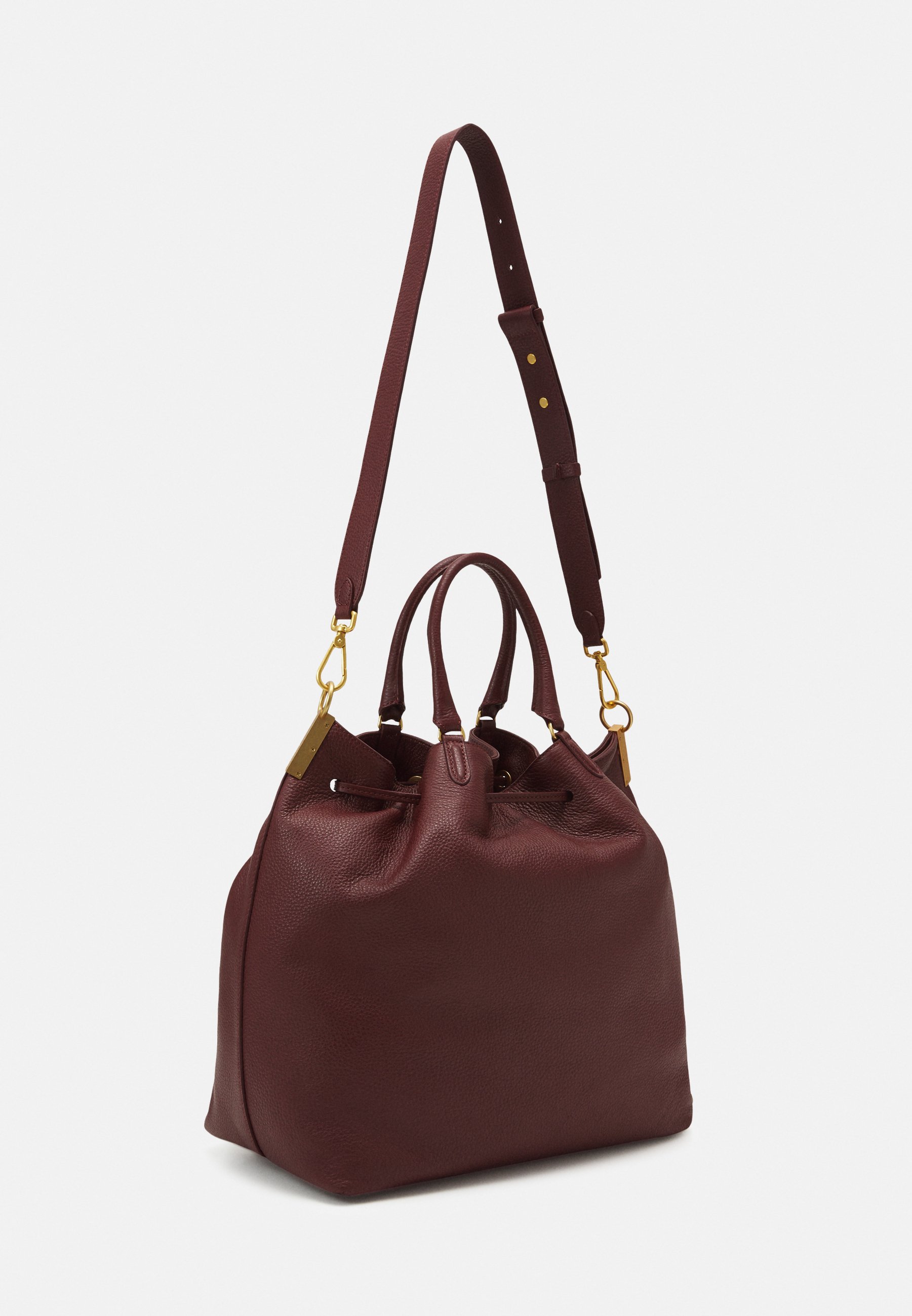 coccinelle gabrielle bucket