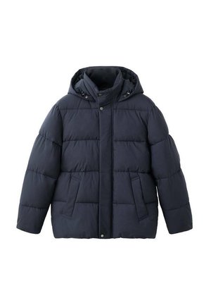 Donkerblauwe pufferjack met capuchon, voorzien van een doorgestikt ontwerp, drukknopen aan de voorkant en twee zijzakken. Gladde textuur en geïsoleerde vulling.