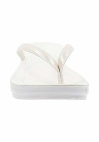 Infradito bianche con suola in gomma liscia, caratterizzate da sottili cinturini lucidi e un design minimalista. Nessuna decorazione o motivo aggiuntivo.