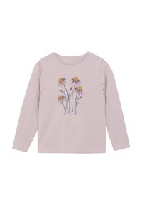 Langärmliges, helllila Baumwollhemd mit bestickten Blumen in Gelb und Lila, mit einem goldenen Textakzent nahe dem Saum.