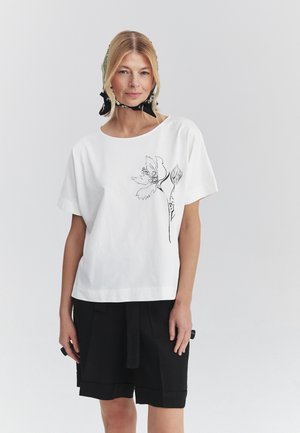 TATUUM, ARTICLE TAG: T-SHIRT/TOP | ARTICLE NAME: LALI 2 - T-shirt imprimé - off white
