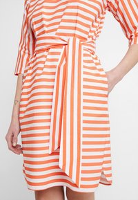 More & More Robe de jour - orange