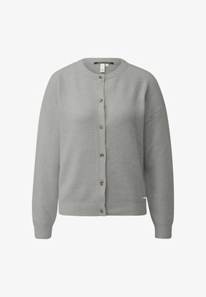 Jasnoszary kardigan wykonany z miękkiego dzianinowego materiału. Posiada okrągły dekolt, zapięcie na guziki z drewna oraz prążkowane mankiety i dół.