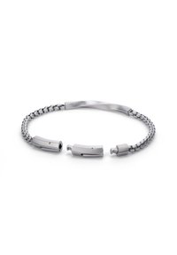 Zilveren armband met een verweven kettingontwerp, gladde afgeronde accenten en twee sluitingen aan elke kant.