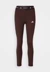 - Legginsy