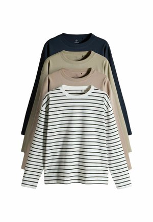 Vier langärmlige Crewneck-Shirts übereinander gestapelt; vorne gestreift in Weiß und Schwarz, gefolgt von Einfarbig in Beige, Olivgrün und Schwarz.