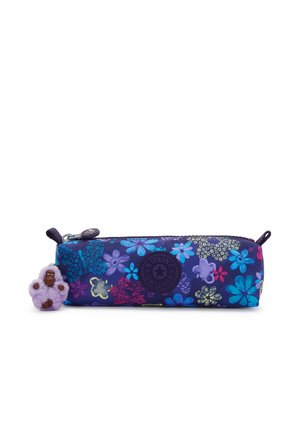 Granatowy prostokątny piórnik z wielokolorowymi kwiatowymi wzorami, okrągłym logo Kipling, zamkiem błyskawicznym na górze i małą fioletową brelokiem w kształcie małpki.