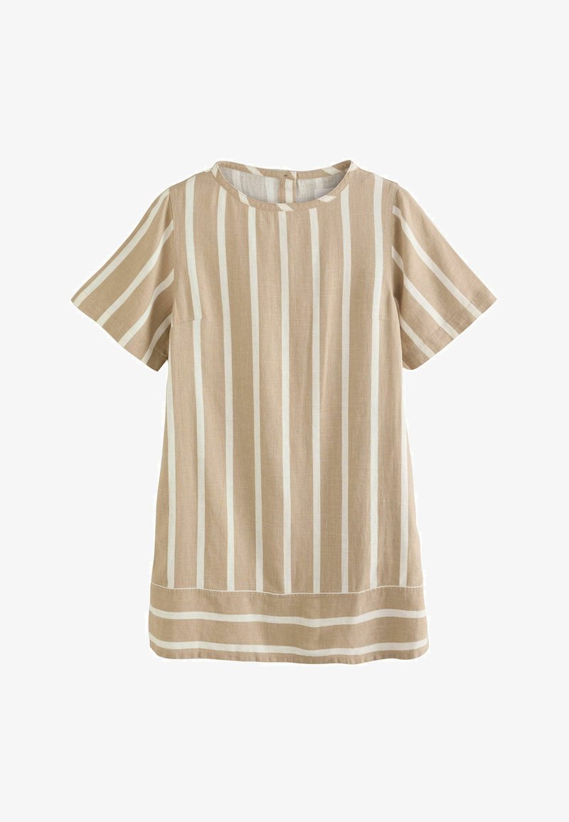 Haut beige à manches courtes avec des rayures blanches verticales et un col rond, présentant un motif de rayures horizontales près de l'ourlet.
