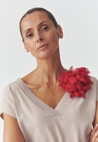TATUUM FLOWI - Rintakoru - red