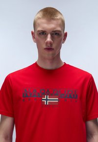 Napapijri S-AYLMER - T-Shirt print - red goji