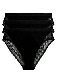 Slip alto in pizzo nero con corpo in cotone, pannelli in rete trasparente, vita elasticizzata e bordo in pizzo scallopato sui lati.