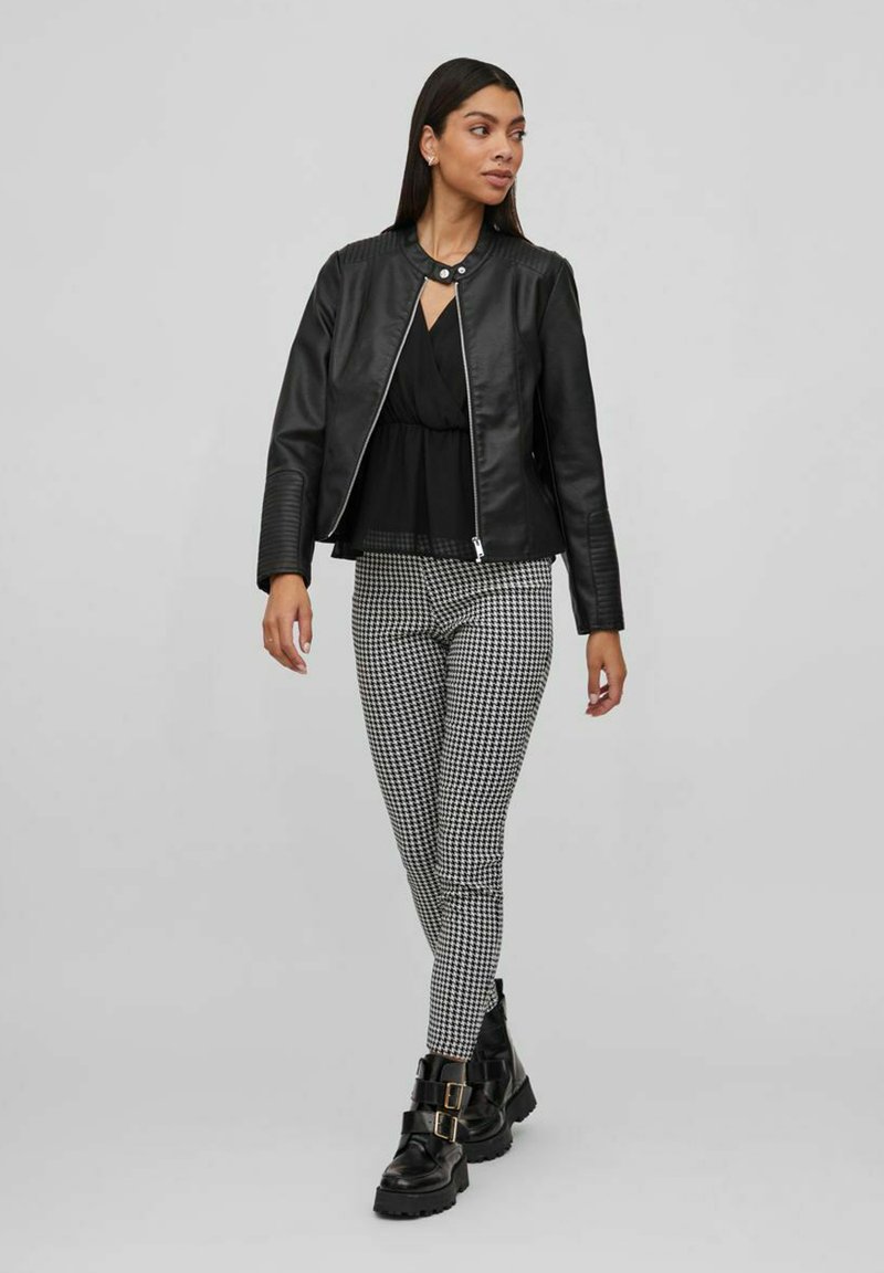 Vila Imitatieleren jas zwart