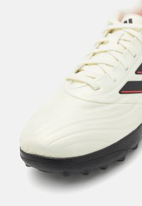 adidas Performance COPA PURE 2 LEAGUE TF - Scarpe da calcio per terreni sintetici - ivory/core black/solar red