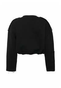 Korte zwarte sweatshirt met een ronde hals, lange mouwen en een geraffineerde zoom. Met onafgewerkte randen en een patch op de linker mouw.