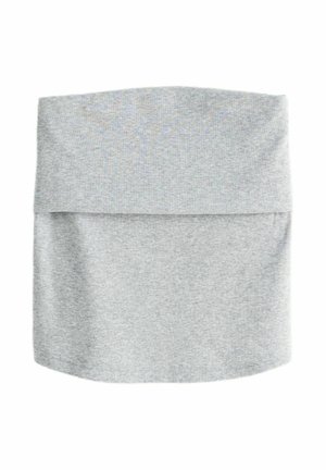 Hellgrauer, gerippter Halswärmer mit breitem Umschlagbündchen, entworfen für Wärme und Komfort.