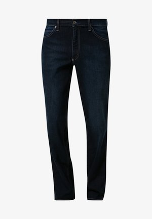 Jeans en denim foncé avec une coupe droite, dotés de poches avant et arrière, d'une fermeture à bouton et de coutures contrastées pour plus de détail.