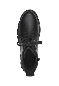 Bottine en cuir noir à bout rond, avec un laçage, un col rembourré et une semelle texturée. Présente un zip sur le côté.