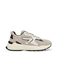 Sportliche Sneaker mit einem atmungsaktiven Mesh-Obermaterial in hellbeige und schwarzen Akzenten, strukturierten Überzügen, einer dicken weißen Zwischensohle und einer schwarzen Außensohle.
