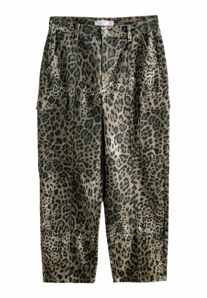 Kalhoty cargo s leopardím vzorem v olivové a černé barvě, vyrobené z texturovaného materiálu, s několika kapsami a volným střihem na zapínání na knoflík.