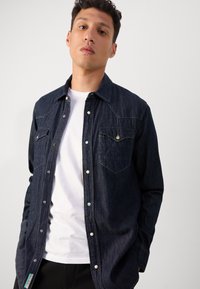 Chemise Homme Scotch & Soda En Jean Bleu, Coupe Slim, Coton, Taille M, Occasion