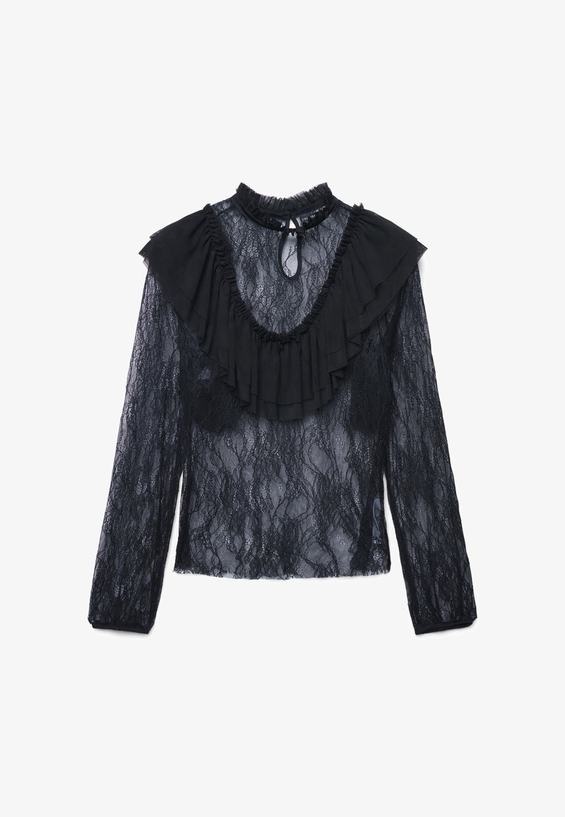 Blusa nera in pizzo a maniche lunghe con colletto alto e dettagli arricciati. Texture trasparente con un motivo floreale, dotata di apertura a chiave sul retro.